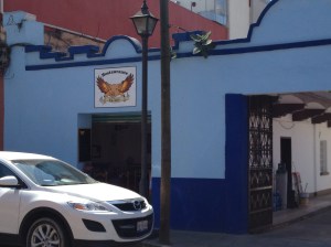 Comeda down the street