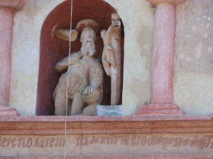 Detail of San Jerónimo. He is in the centre alcove of the facade. 