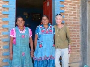 Lynda Wilde and los Mujeres del barro rojo